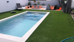 Maison avec jardin et piscine